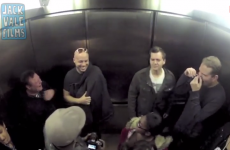 vídeo broma pedos ascensor